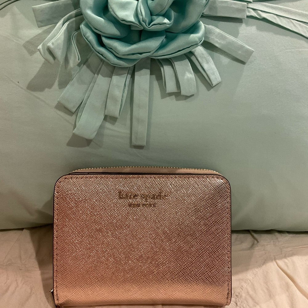 Kate Spade Staci Saffiano wallet NWOT